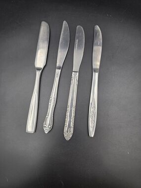 Stainless Steel Dinner Knives - Silver Finish (Set of 4)